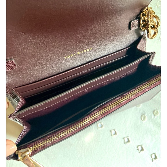 Tory Burch Emerson Chain Wallet - Picture 5 of 5